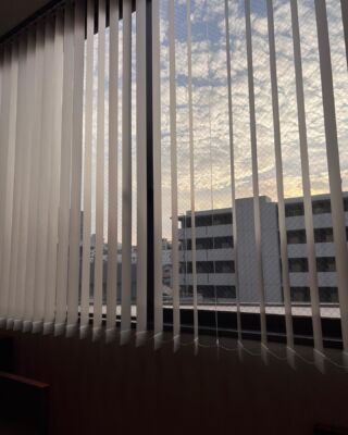 都会でお仕事中
空は秋色になってきました